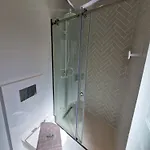 Vailato Swan White Apartment