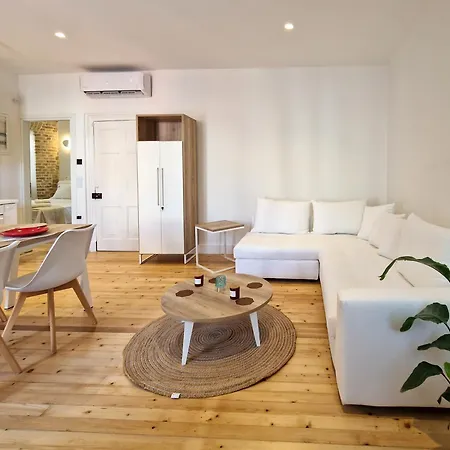 Vailato Swan White Apartment